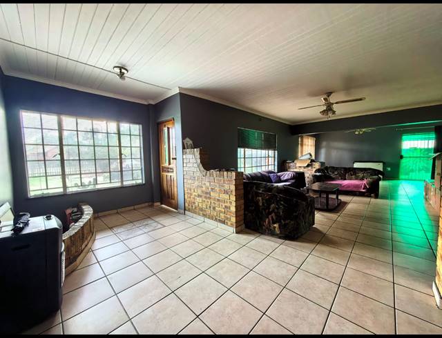 4 BEDROOM HOUSE FOR SALE IN ROODIA
